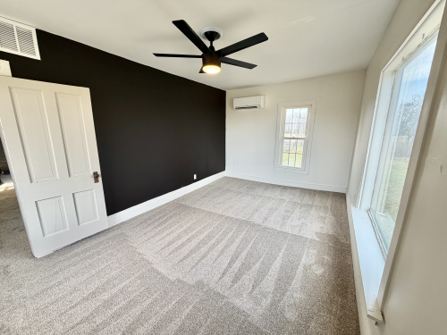 Plush carpet installation at Paradise Carpet One